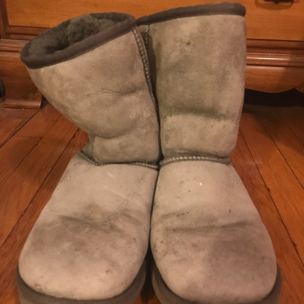 UGG Classic Short Grey Boots size 9